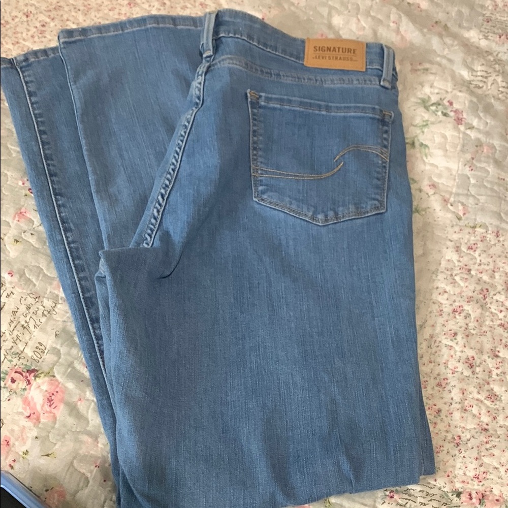 Signature Levi Strauss Blue Jeans